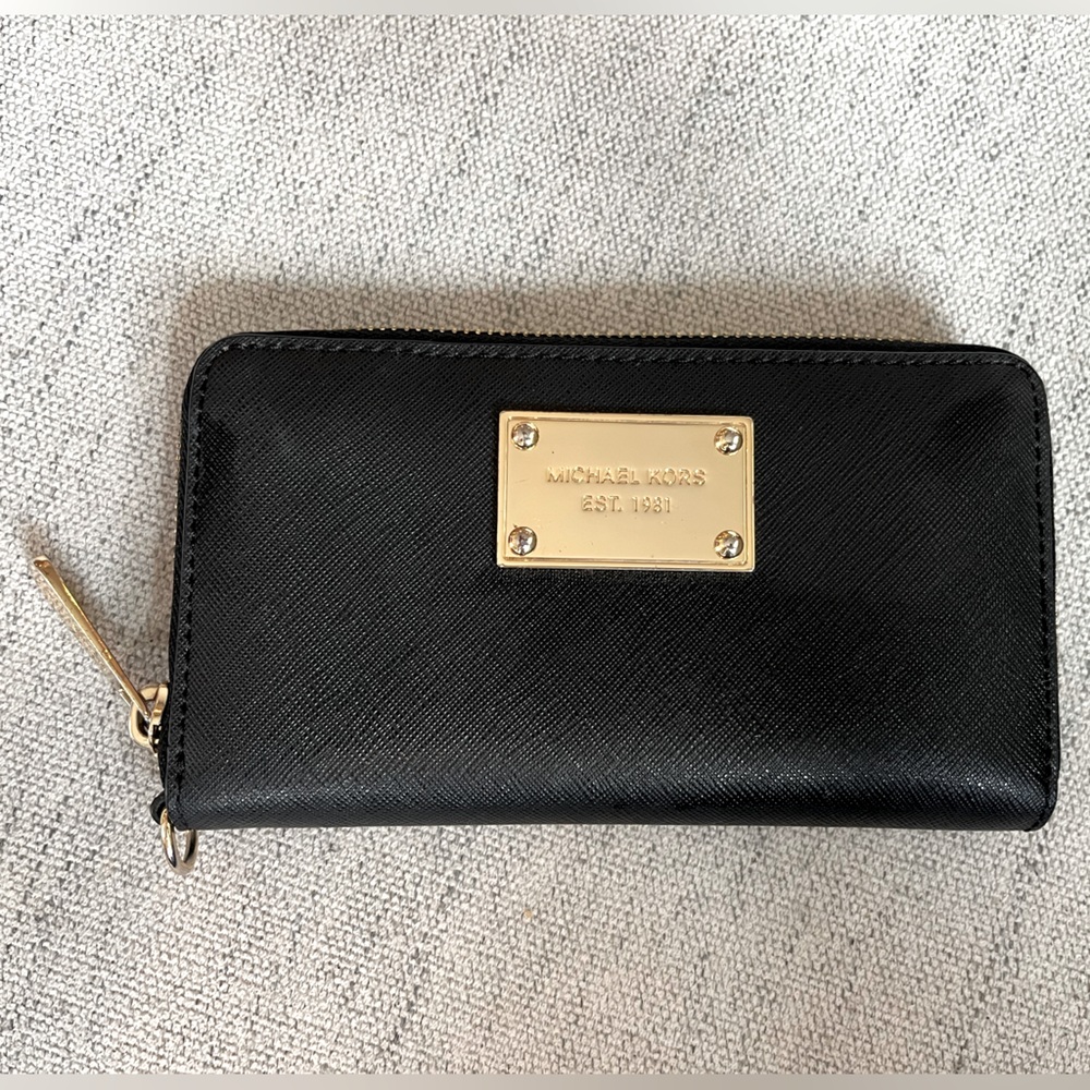Michael Kora Essential Zip Wallet